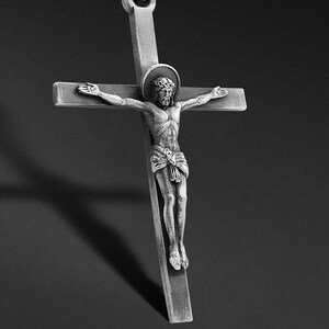 925 Sterling Silver Crucifix Pendant – Jesus on the Cross Necklace, Christian Faith Jewelry, Religious Gift for Him or Her Cool Male Cross