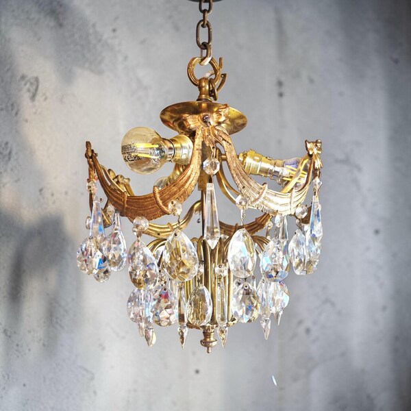 Vintage French brass chandelier, beautiful elegant ceiling chandelier.