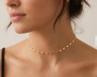 Collar gargantilla de corazón dorado, delicada cadena de corazón de acero inoxidable, corazones pequeños, regalo de joyería minimalista para el día a día