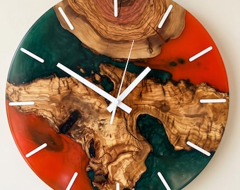 Wanduhr aus Olivenholz und Epoxidharz, handgemachte moderne rustikale Wanddekoration