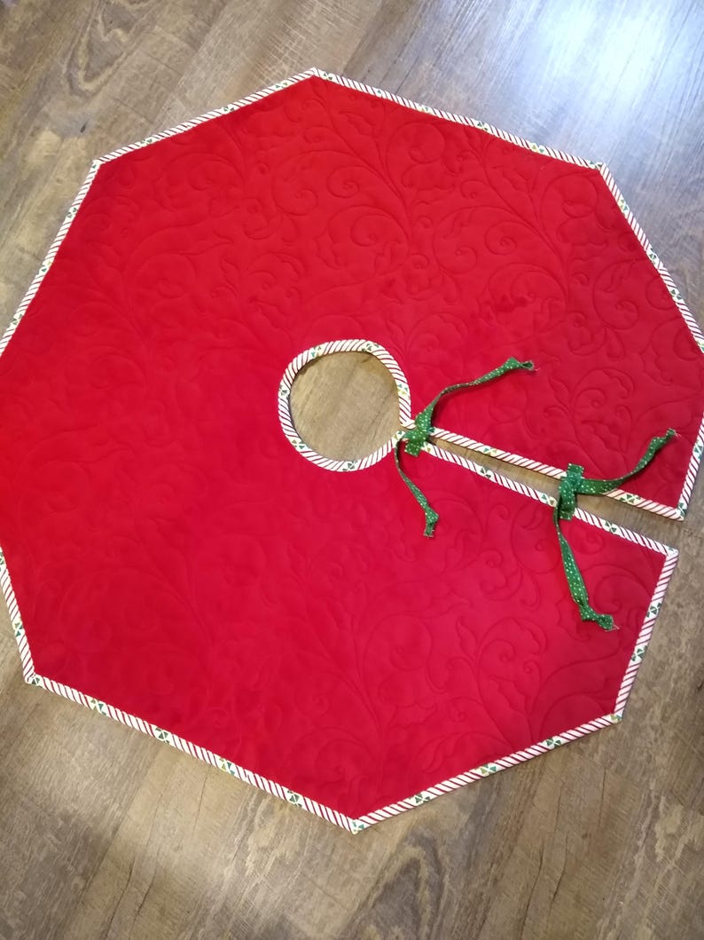 Christmas Tree Skirt / Handmade Quilted Tree Skirt / Christmas Quilted