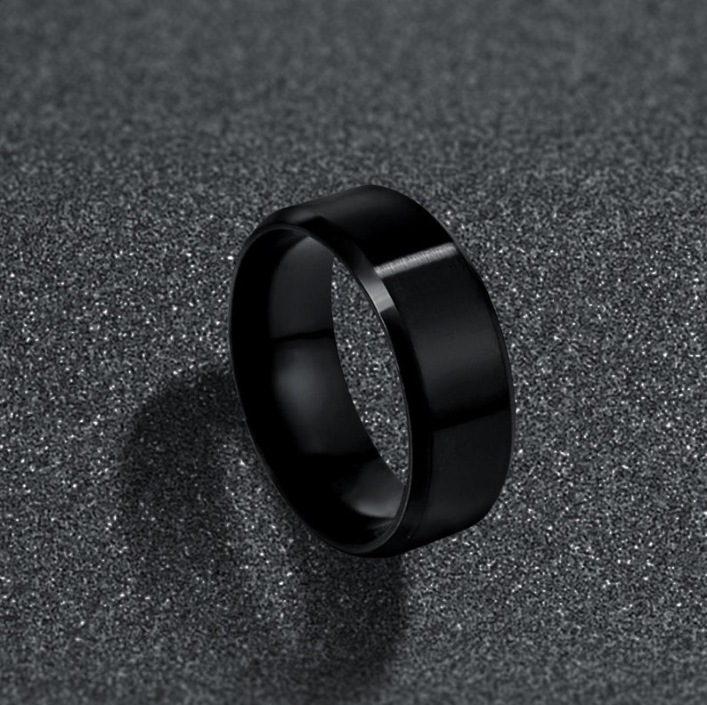 Bague noire pour homme, bague pour homme et femme, bagues modernes noires pour homme, cadeau bague en acier inoxydable pour lui, elle image 2