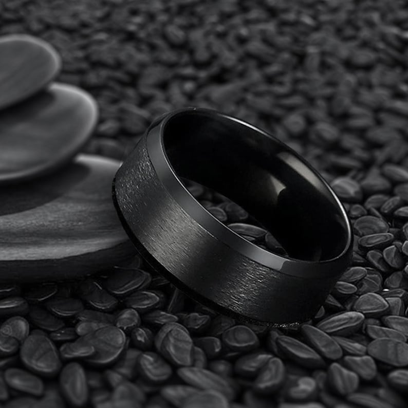 Zwarte herenring, bandring voor mannen en vrouwen, heren zwarte moderne ringen, roestvrijstalen ring cadeau voor hem, haar afbeelding 1