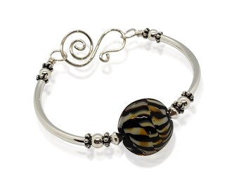 Boho Silver Bangle, Black Bracelet, Handmade Beaded Bracelet, Trendy Bracelet, Everyday Jewelry, Jewelry Gift for Women