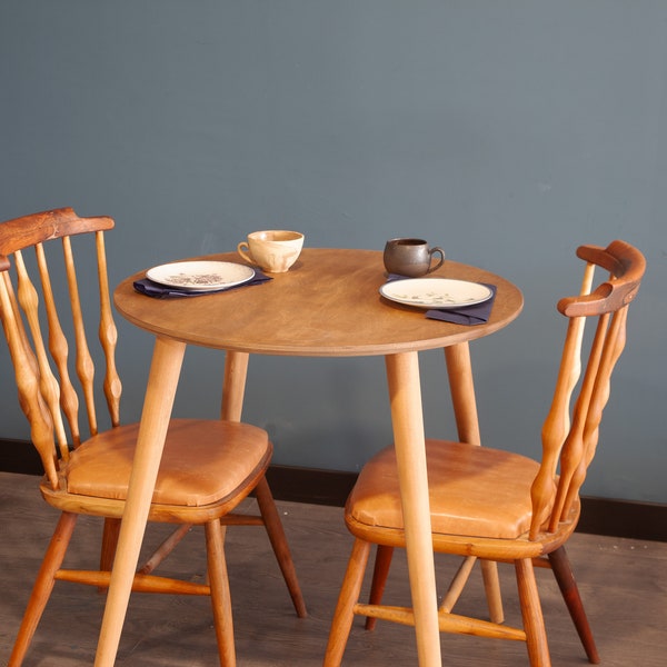 Modern Small Dining Table for Dining Room , Minimalist Retro Oval Kitchen Table, Narrow Mid-century Farmhouse Table for Kitchen.