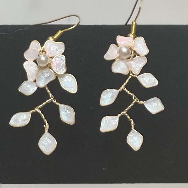 Flower earrings - white, pink, gold, gray, sparkling