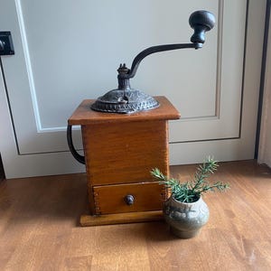 Vintage Wooden Coffee Grinder | Coffee Grinder | Coffee Mill | Vintage Coffee Mill | Spice Grinder | Farmhouse Decor | Wooden Grinder