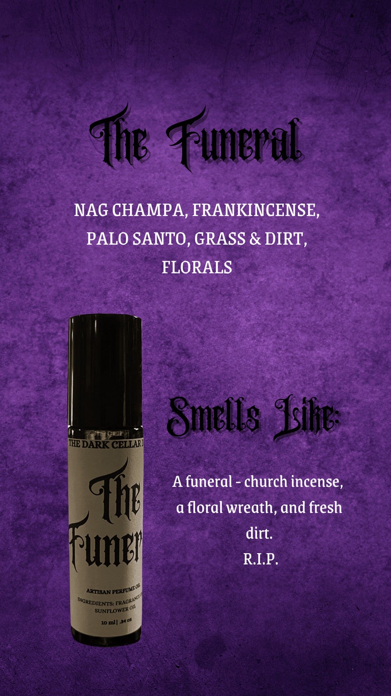 Pu&ograve; includere: Flacone di profumo con tappo nero ed etichetta "The Funeral". L'etichetta elenca gli ingredienti: Nag Champa, Frankincense, Palo Santo, Erba e Terra, e Fiori. Il flacone contiene 10 ml di profumo.