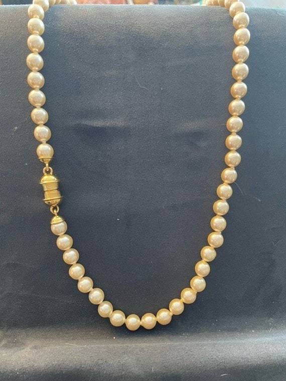 Vintage Joan Rivers Faux Pearl and magnetic clasp 