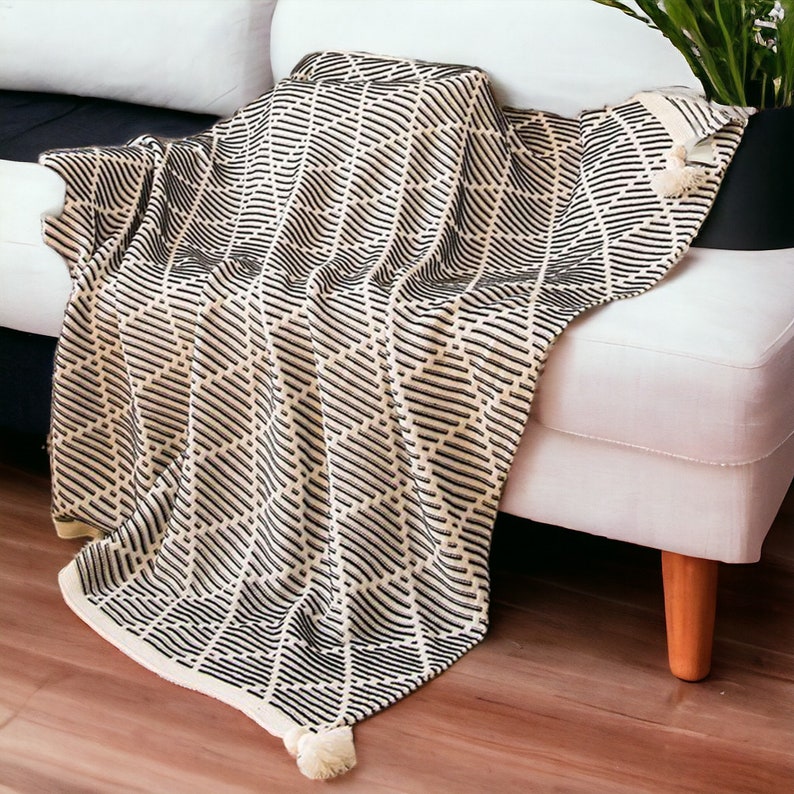 Green and White Boho Throw Blanket Abstract Tassel Sofa Throw Blanket