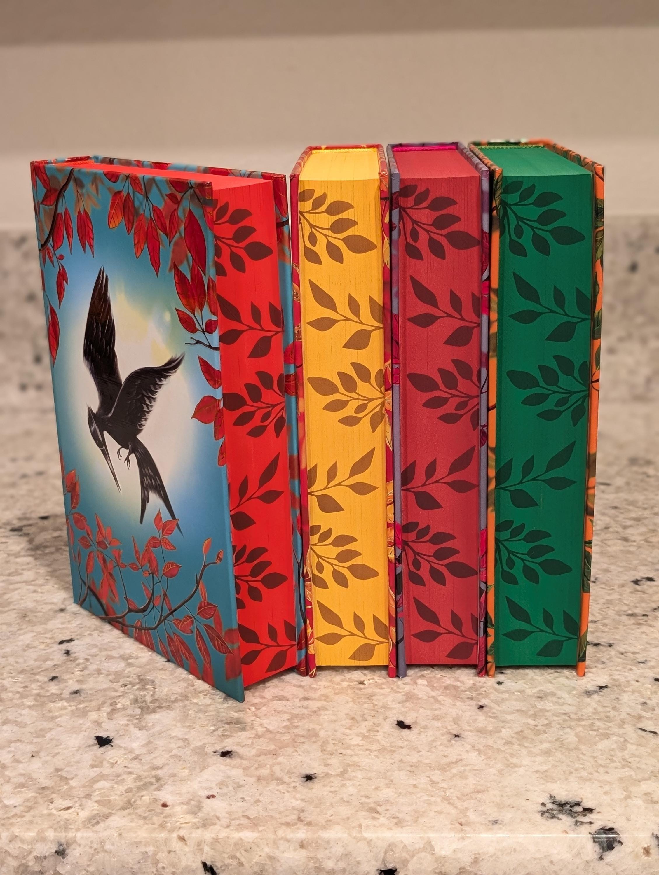 Hunger Games UK Deluxe Hardcover Set: Sprayed Edges, Special