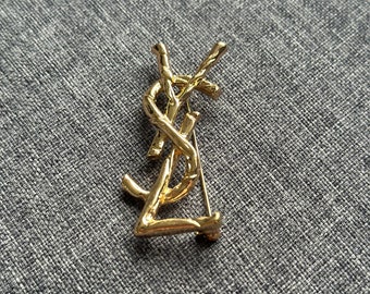 YSL VTG Yves Saint Laurent Vintage Golden Brooch 5cm Metal Steel Logo Gold Monogram Accessory Jewelry 2"