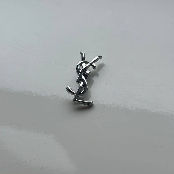 YSL VTG Yves Saint Laurent Vintage Silver Brooch 3.2cm Metal Steel Logo 1.3" Accessory Jewelry