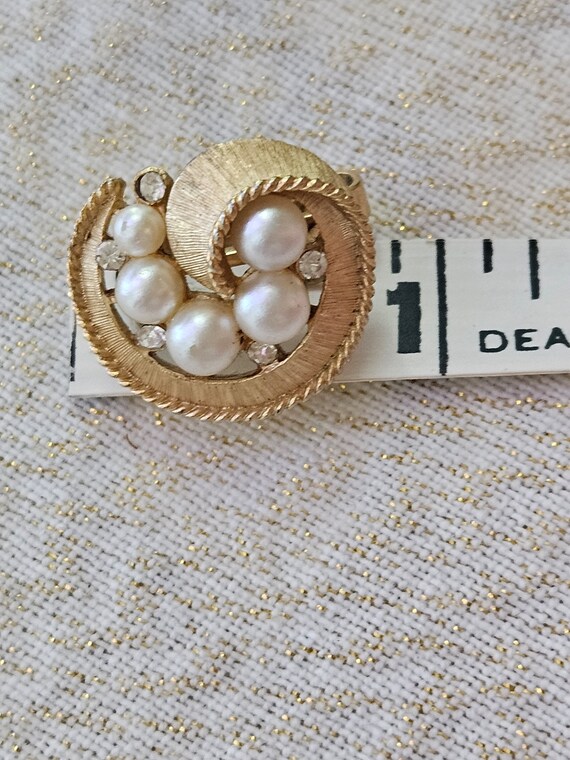 Trifari vintage clip on earrings