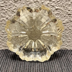 Elegant Hazel Atlas clear starburst glass ashtray