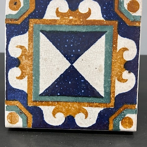 Gorgeous vintage tile trivet