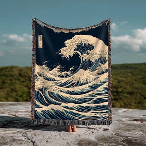 The Great Wave Woven Tapestry, Japanese Ocean Art Blanket, Great Wave Off Kanagawa Jacquard Throw, Hokusai Inspired Coastal Decor