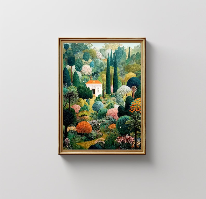 Pu&ograve; includere: Una stampa artistica incorniciata raffigurante una lussureggiante scena di giardino. L'opera presenta un edificio bianco con un tetto arancione incastonato tra vari alberi e arbusti nelle tonalit&agrave; del verde, blu, arancione e rosa. La cornice &egrave; dorata.