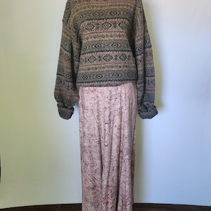 Suéter vintage de los 90 de Eddie Bauer, 100% lana, tejido grueso, cómodo, estilo grunge, color marrón tierra y verde.