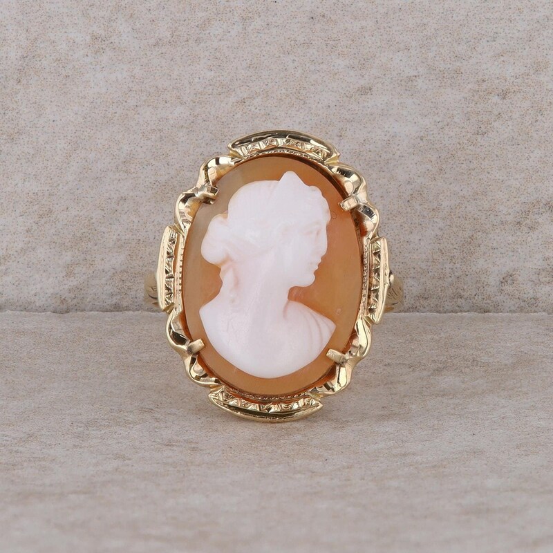 28 Cameo Ring