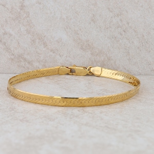 14k Yellow Gold Herringbone Bracelet 8&quot; 5.17g