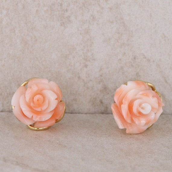 14k Yellow Gold Rose Painted Resin Floral Stud Ea… - image 1