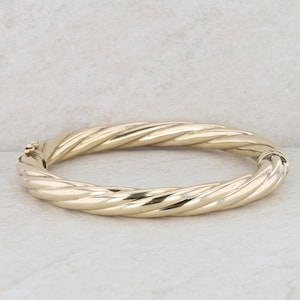 14k Yellow Hinged Ribbed Bangle 12.6g
