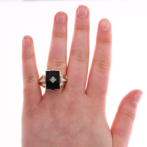 10k Two Tone Onyx and Diamond Ring - image 6