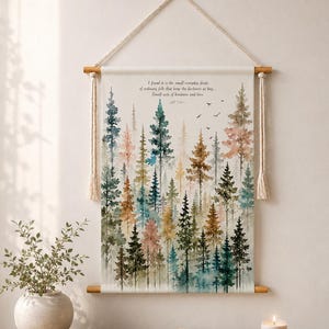 J.R.R. Tolkien Små handlingar av vänlighet Skogsväggbonad, Akvarell Tallträdväggkonst, Skogsmarkscitat, Gobeläng Klar att Hänga