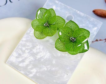 Handmade real pressed flower stud  earring, 925 sterling silver, green Hydrangea original design sparkling gift for her