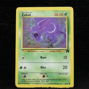 Zubat | Pokémon Estampas Ilustradas | Jogo de Cartas Colecionáveis | Pokémon | Carta Pokémon dos anos 90 | TCG | Pokémon Básico | Carta Pokémon