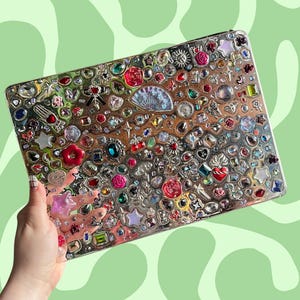 Custodia per laptop personalizzata in resina: ciondoli glitterati, stile Kawaii Junk
