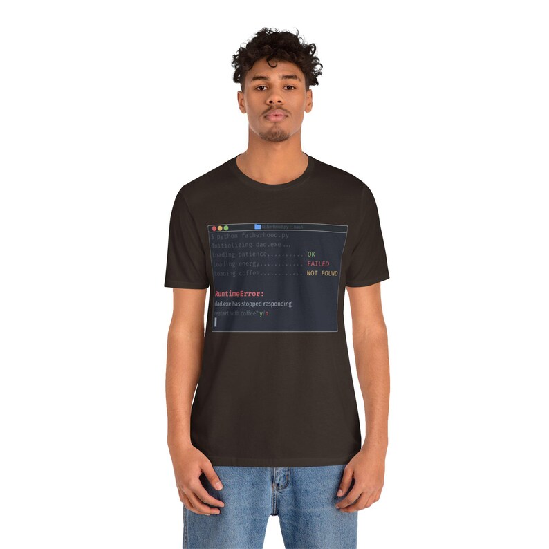 Camiseta "One Dark Pro Developer Dad" - Humor divertido de programadores con el tema "RuntimeError" imagen 3