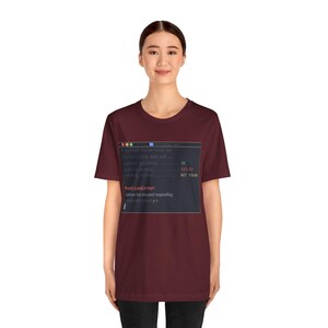 Camiseta "One Dark Pro Developer Dad" - Humor divertido de programadores con el tema "RuntimeError" imagen 12