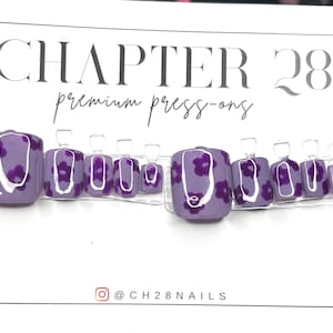Purple flowered Press On Toes| custom press on toes| hand painted toes| trendy toes| square toes| natural toes| purple press on toes| gifts