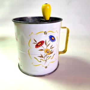 Vintage Triple Sifter, Country Kitchen decor, 1950s kitchen accessory, flour sifter, made by Androck, Canada