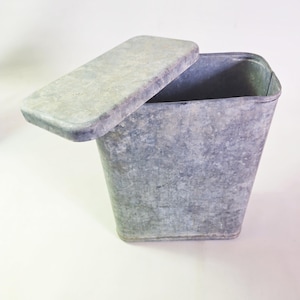 Vintage Galvanisierter Metall Aufbewahrungsbehälter: Bauernhaus Dekor