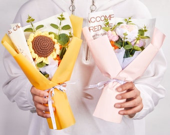 Girasole artificiale all'uncinetto Bouquet di rose fatto a mano Fiori per sempre all'uncinetto Bouquet di girasoli lavorati a maglia Fiori misti all'uncinetto Regalo per la festa della mamma