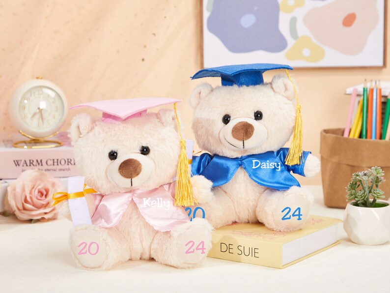 Personalized Graduation Teddy Bear 2024 Kindergarten Grad Teddy Bear Pre-k Grad Bear Custom Preschool Graduation Bear Graduation Keepsake zdjęcie 4