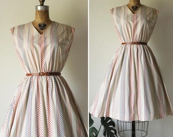 Vintage-Tageskleid aus cremefarbener und gepunkteter Baumwolle