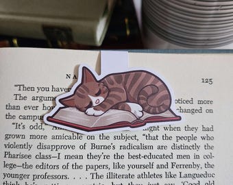 Marcador magnético de gato: gatinho sonolento lendo e lendo, laminado, impressão frente e verso