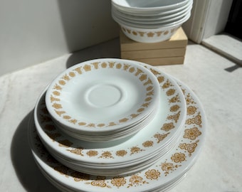 Vintage Corelle 24-piece Dinnerware Set * 