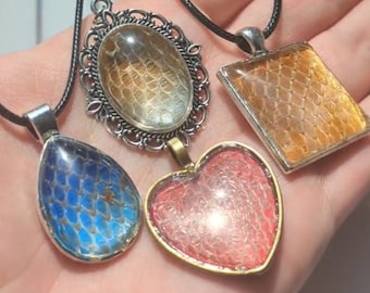 Real Snake Shed Pendant Necklaces (Contains Nickel)