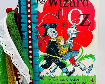 The Emerald Journey - A Wizard of Oz Inspired Handmade Junk Journal
