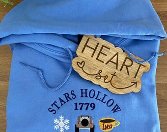 Embroidered Stars Hollow Sweatshirt || Sweater Weather || Winter Hoodie || Winter Apparel Sweatshirt || trendy Crewneck || I Smell Snow