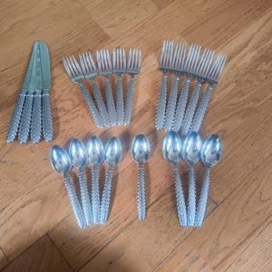 Ralph Lauren Equestrian Braid Flatware 22 pcs. Excellent condition.