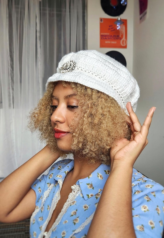 Handmade White Crochet Bucket Hat | Women display picture 1