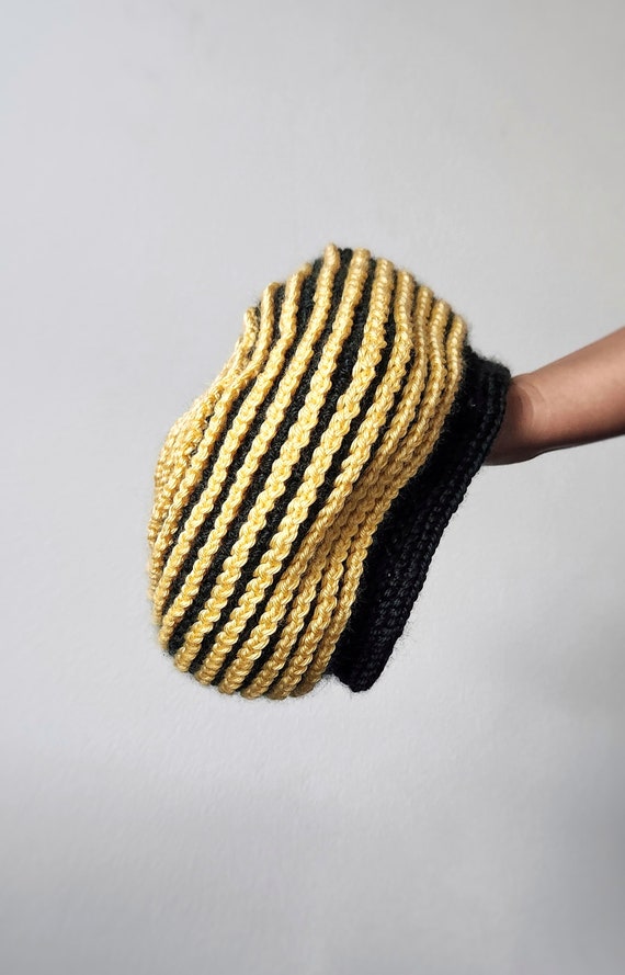 Handmade Crochet Bumble Bee Slouchy Hat | Boho Beanie  display picture 1