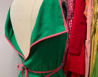 Vintage Alpana Bawa Green Silk Dress: Open Back with Pink Trim, Size Small