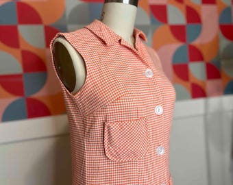 Vestido camisero vintage naranja de cuadros vichy con botones delanteros y sin mangas con bolsillos